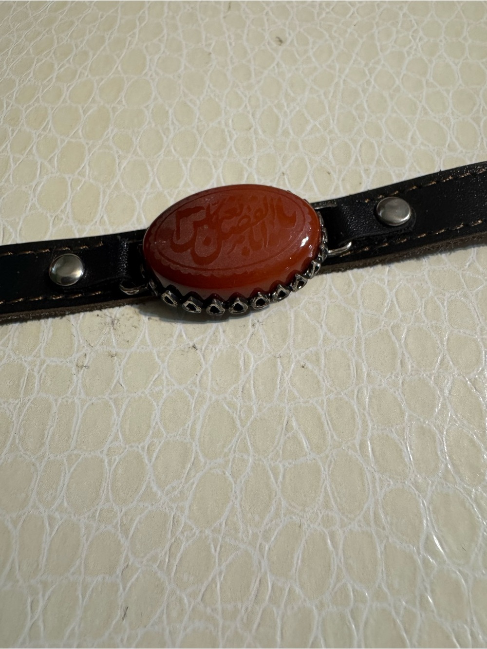 Elegance Akita stone with dark brown leather bra bracelet